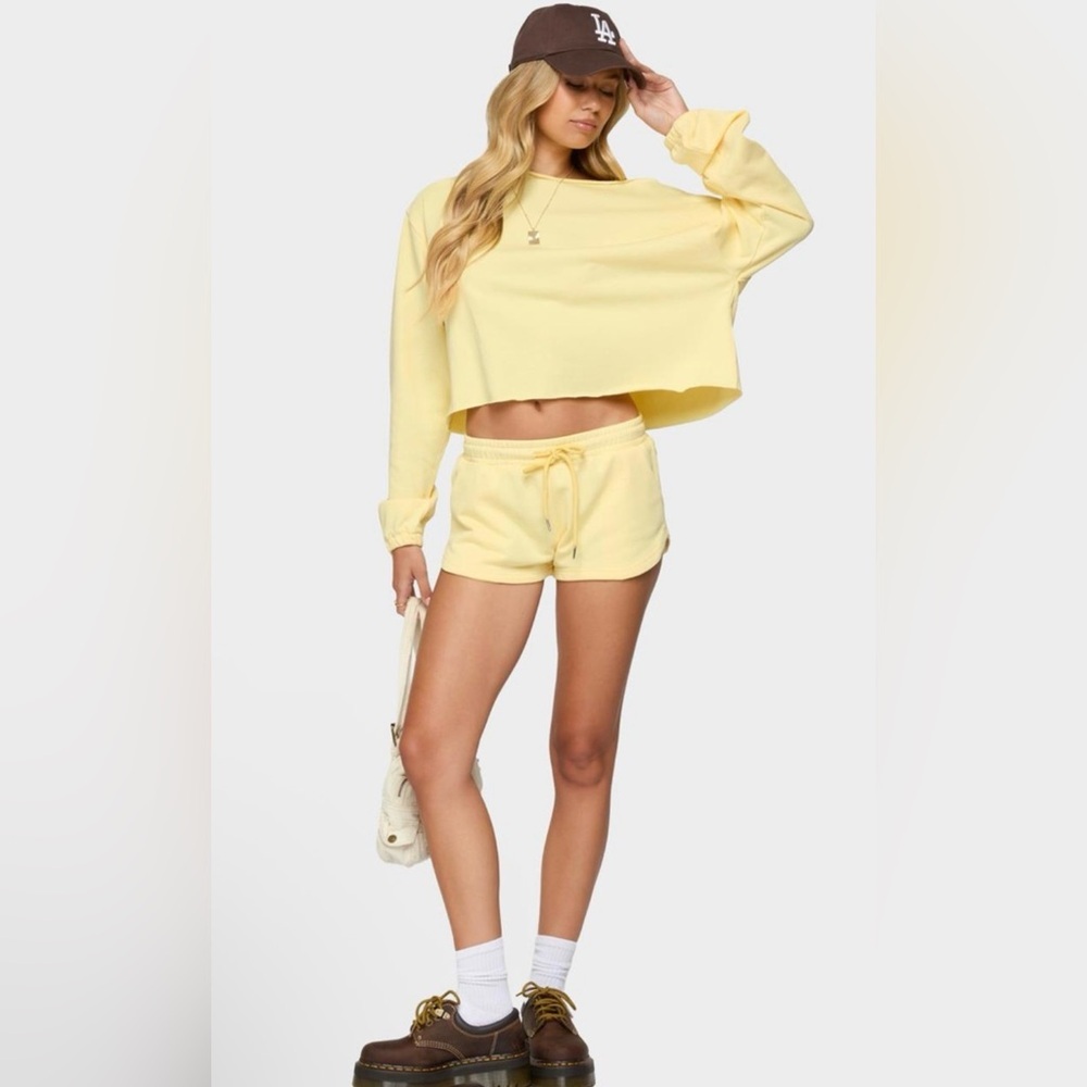 Edikted 
Women's Kordelia Off Shoulder Sweatshirt nwt sz s